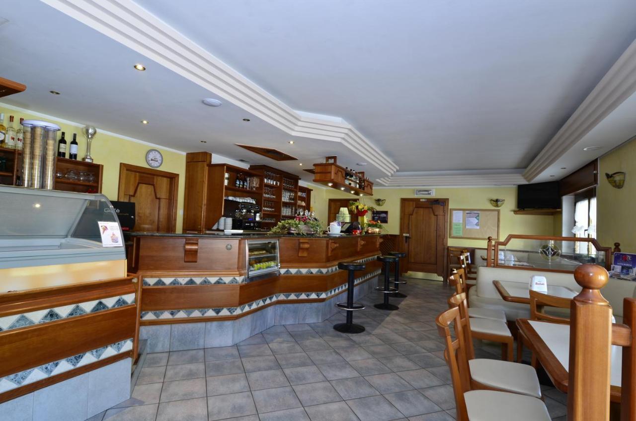 Locanda Ridevert Hotel Tione di Trento Buitenkant foto