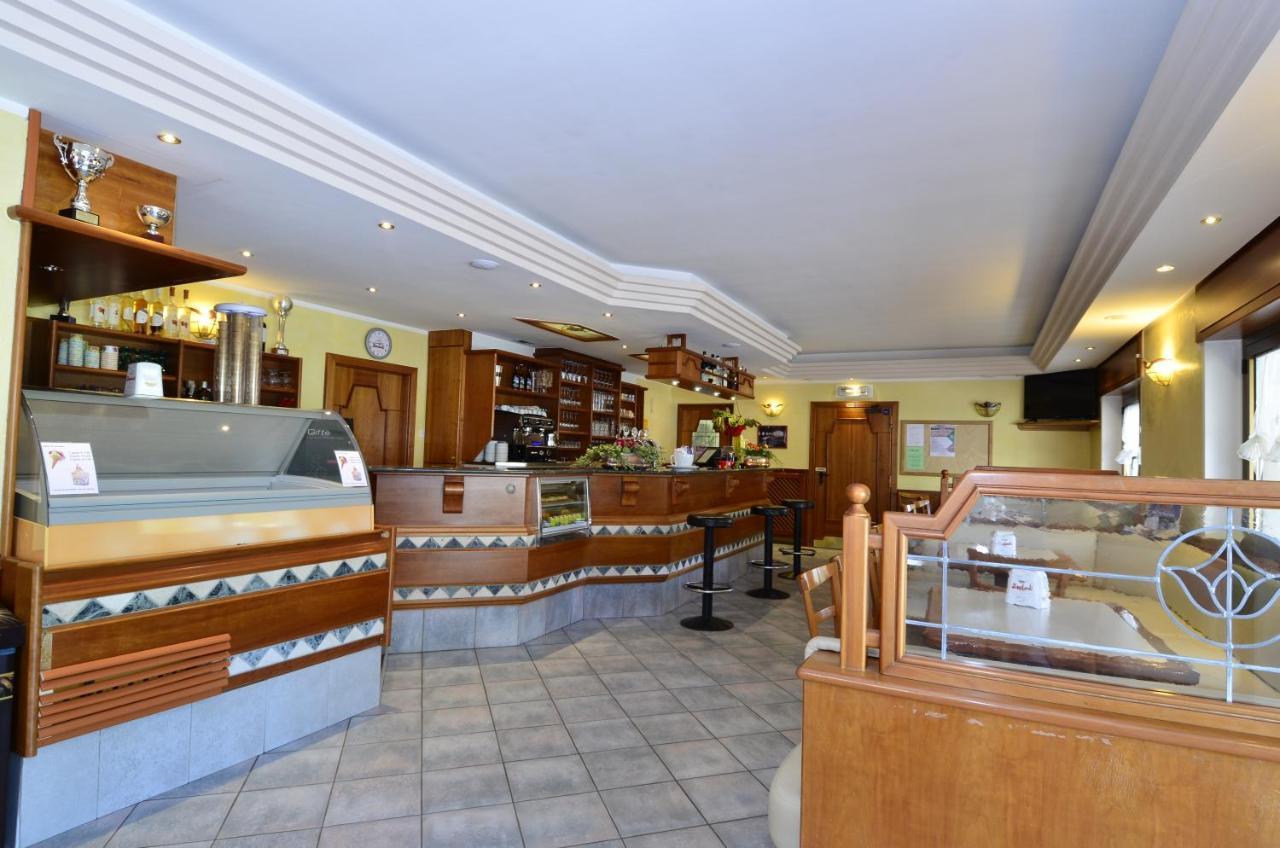 Locanda Ridevert Hotel Tione di Trento Buitenkant foto