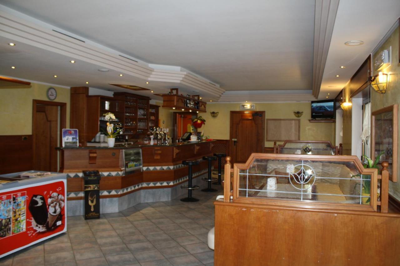 Locanda Ridevert Hotel Tione di Trento Buitenkant foto
