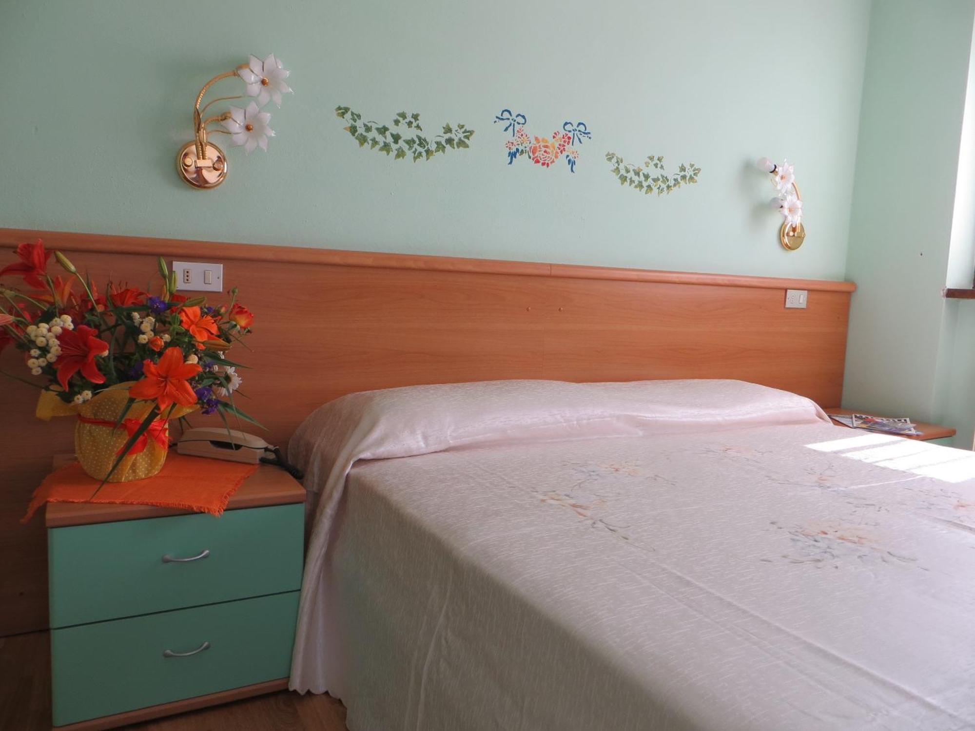Locanda Ridevert Hotel Tione di Trento Kamer foto